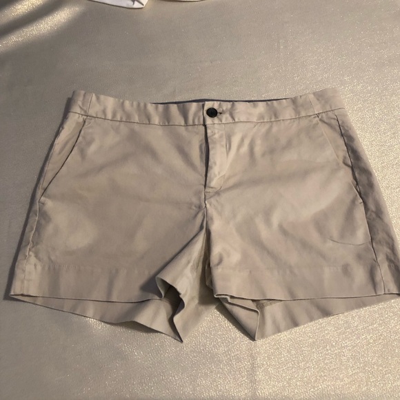 Banana Republic Pants - Banana Republic shorts